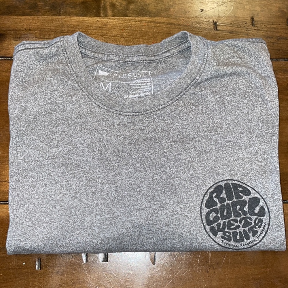 Rip Curl - men’s standard fit t-shirt size medium